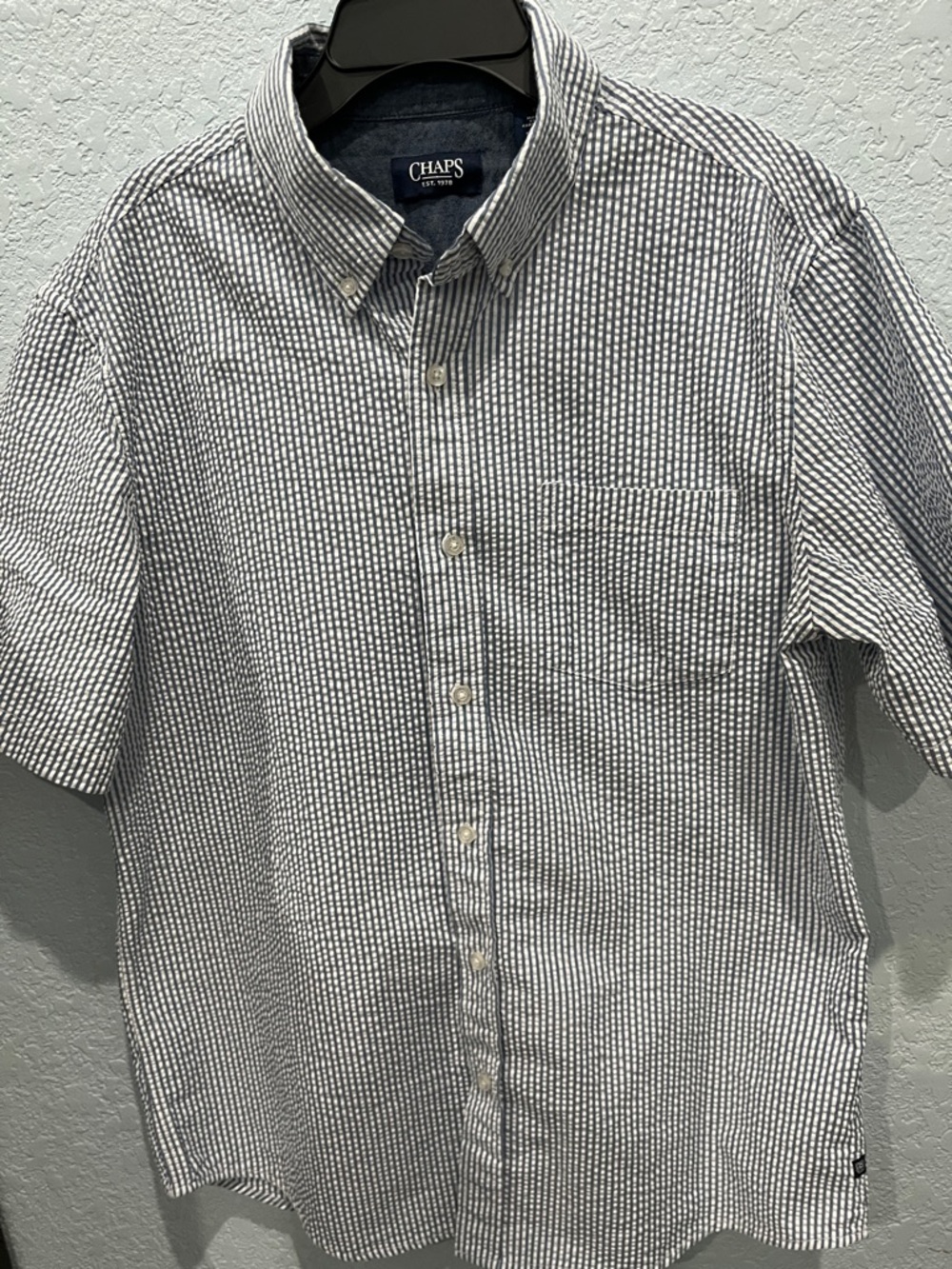 Chaps Blue & White Short-Sleeve Seersucker Button-Down Shirt